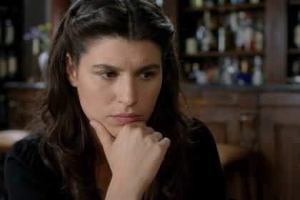 Άγιος έρωτας spoiler: Το παράνομο πάθος Νικόλαου και Χλόης και η αποκάλυψη που τους τινάζει στον αέρα