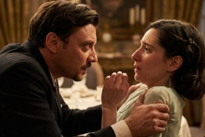 Grand Hotel Ιορδάνης: Αποκαλύπτει το βρόμικο μυστικό της αδερφής του!