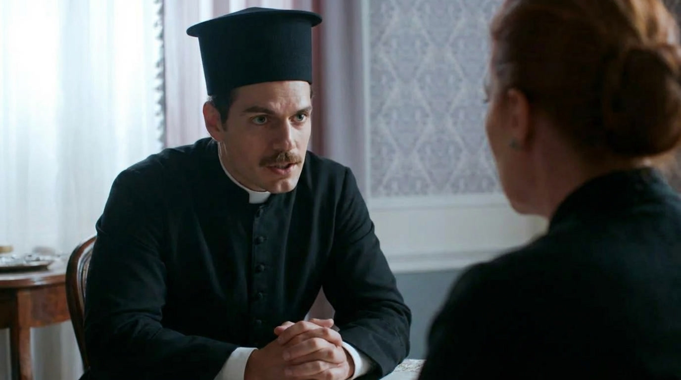 Grand Hotel Πέτρος: Η μεταμφίεση σε παπά & η απόδραση