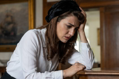 Το σπίτι δίπλα στο ποτάμι επεισόδια: Ο εκβιασμός-σοκ & το μοιραίο φιλί