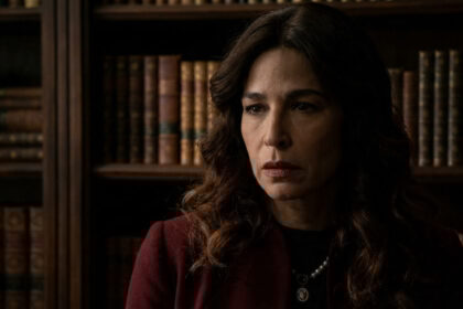 Άγιος Έρωτας: Η Χριστίνα κλέβει το παράνομο φορτίο, αναμετράται με τη μαφία και ο Ανδρέας εξαφανίζεται!