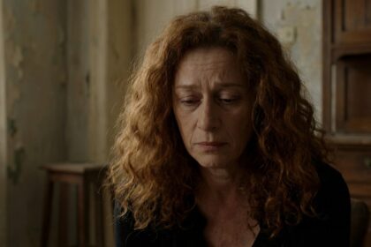 Η Γη της Ελιάς mega: Ο γραφολόγος, το νεκρό μωρό και η αλήθεια