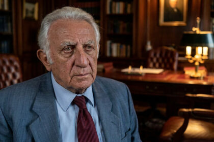 Ηλέκτρα αύριο 14/5: Η Τιτίκα καταρρέει στο μνημόσυνο του Βρεττού και ο Νικήτας «τελειώνει» την Ηλέκτρα παίρνοντας το παιδί!